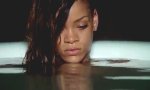 Rihanna und die Badewanne