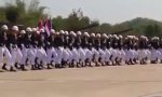 Movie : Schräge Militärparade in Thailand