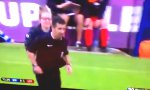 Funny Video : Kleiner Zwischenfall beim Frauenfußball