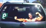 Funny Video : Arnie sorgt für freie Sicht