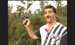 Lustiges Video : Psychopath spielt spontan Russisch Roulette