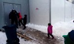 Funny Video : Ausschreitung in serbischem Flüchtlings-Camp