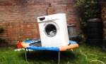 Funny Video : Waschmaschine + Ziegelsteine + Trampolin