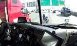 Freundlicher Trucker auf der Autobahn