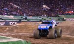 Funny Video : Erster Frontflip mit einem Monstertruck