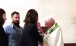 Lustiges Video - Bei der Taufe wird nicht geweint