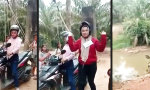 Funny Video : Mit dem Roller über den Fluss
