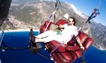Funny Video : Sofakartoffel über den Wolken