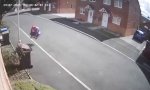Lustiges Video : Spiderman terrorisiert die Nachbarschaft