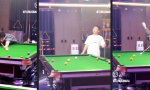 Funny Video : Kleine Stütze beim Billard