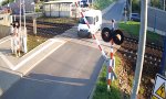 Lustiges Video : Schranke im Kopf, Zug im Genick