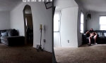 Lustiges Video : Runter vom Sofa, bevor einem die Decke auf den Kopf fällt